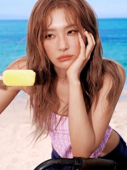 Red Velvet ซัมเมอร์ควีนคัมแบ็กพร้อมมินิอัลบั้มใหม่ 'Velvet Summer' ถ่ายทอดกลิ่นอายฤดูร้อนหลากหลายแบบ พร้อมคว้าอันดับ 1 บนชาร์ต iTunes Top Albums ใน 15 ประเทศทั่วโลก